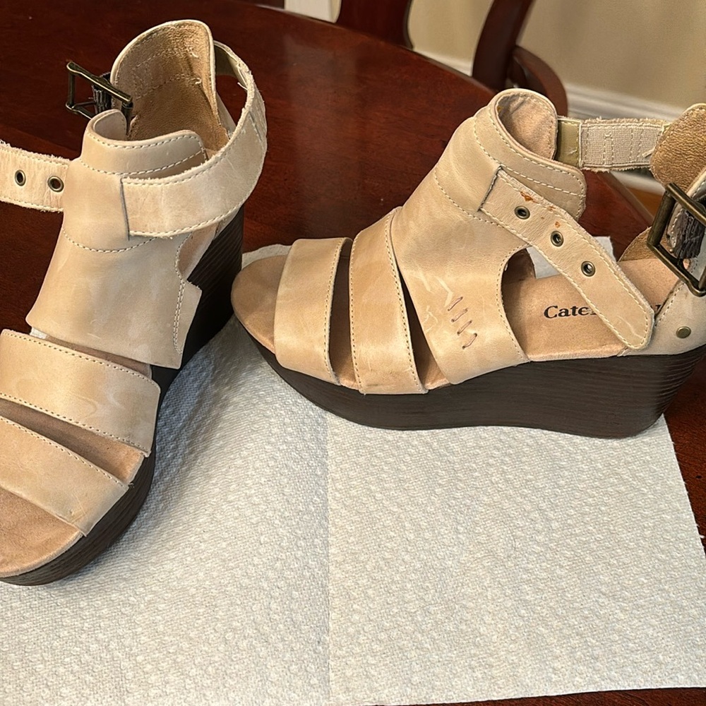 Caterpillars sandals-like new